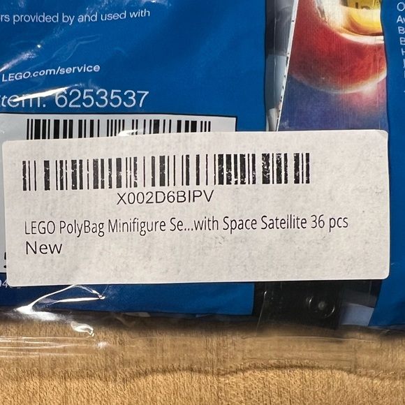 LEGO PolyBag Minifigure Set 30365 - Astronaut with Space Satellite 36 pcs - Picture 3 of 7